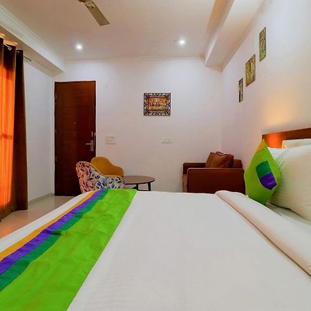 Treebo Rejoice 52 - 3Km From Huda City Metro Station Badshahpur Esterno foto