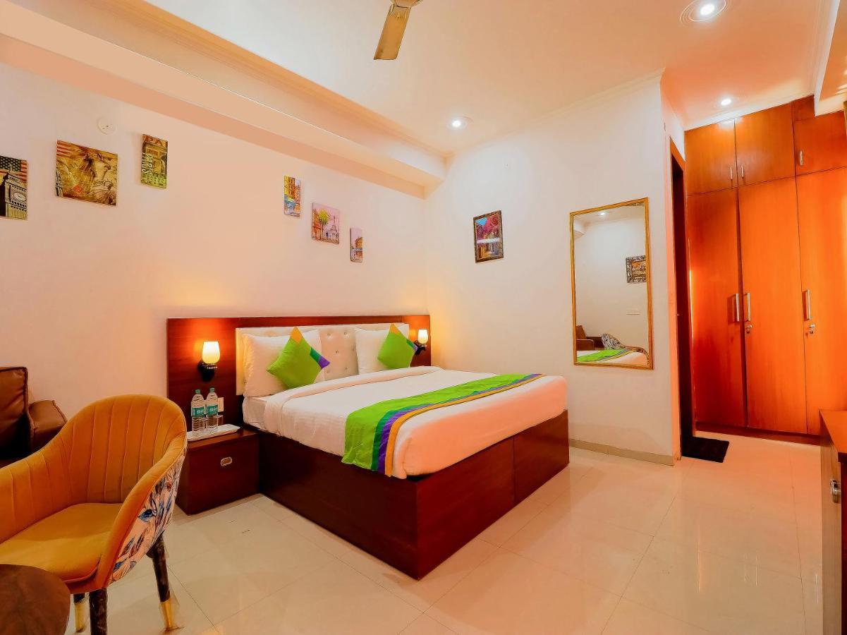 Treebo Rejoice 52 - 3Km From Huda City Metro Station Badshahpur Esterno foto