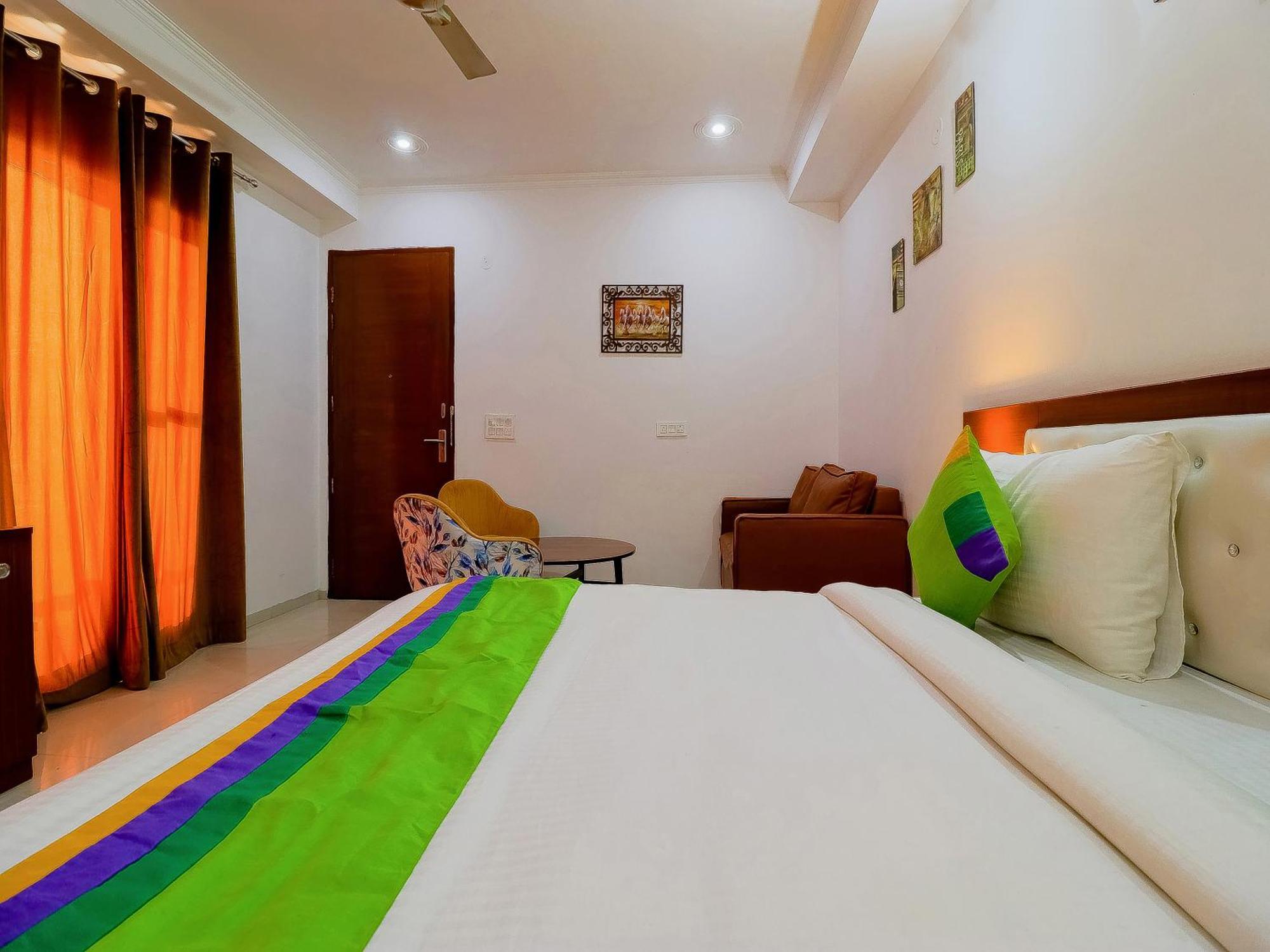 Treebo Rejoice 52 - 3Km From Huda City Metro Station Badshahpur Esterno foto