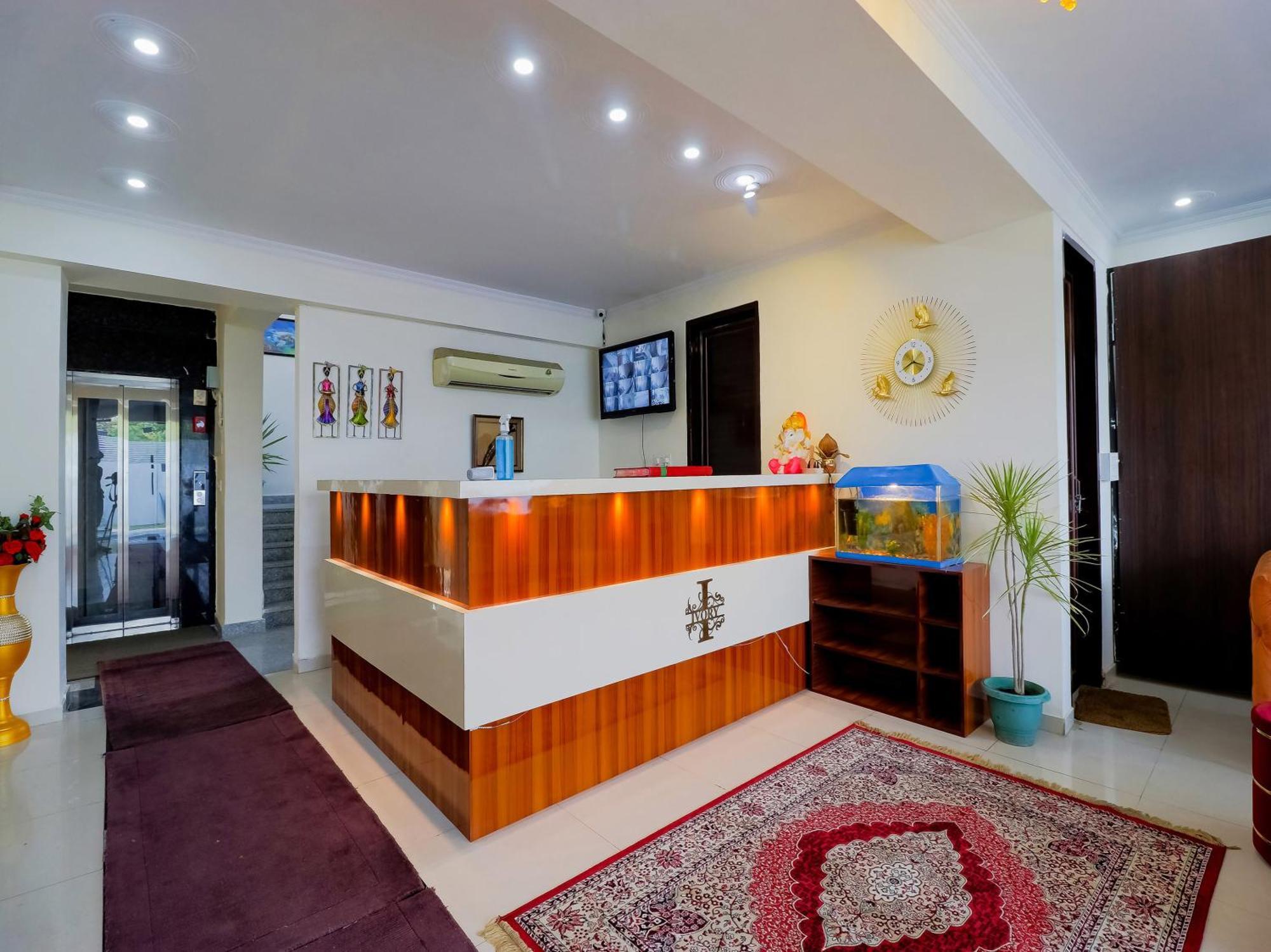 Treebo Rejoice 52 - 3Km From Huda City Metro Station Badshahpur Esterno foto