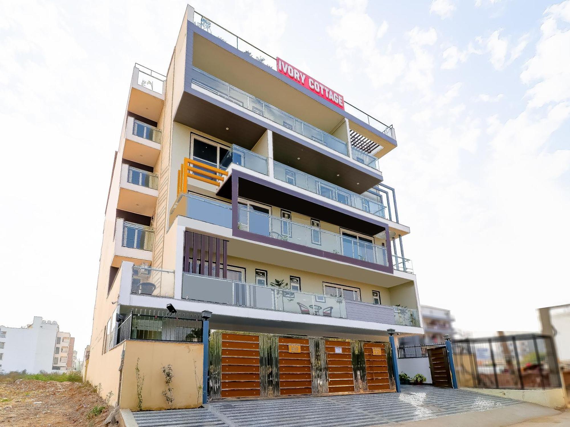 Treebo Rejoice 52 - 3Km From Huda City Metro Station Badshahpur Esterno foto