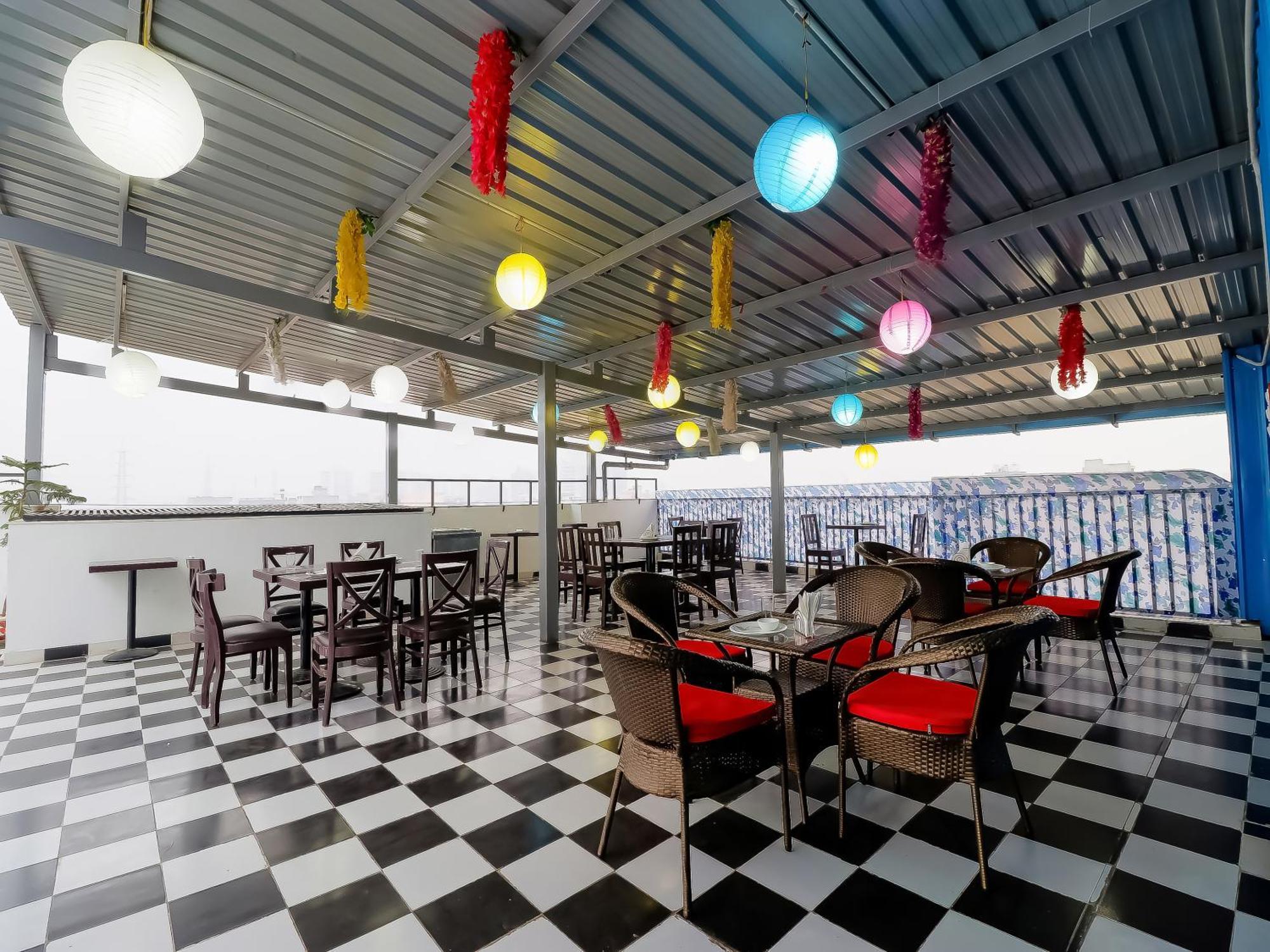 Treebo Rejoice 52 - 3Km From Huda City Metro Station Badshahpur Esterno foto