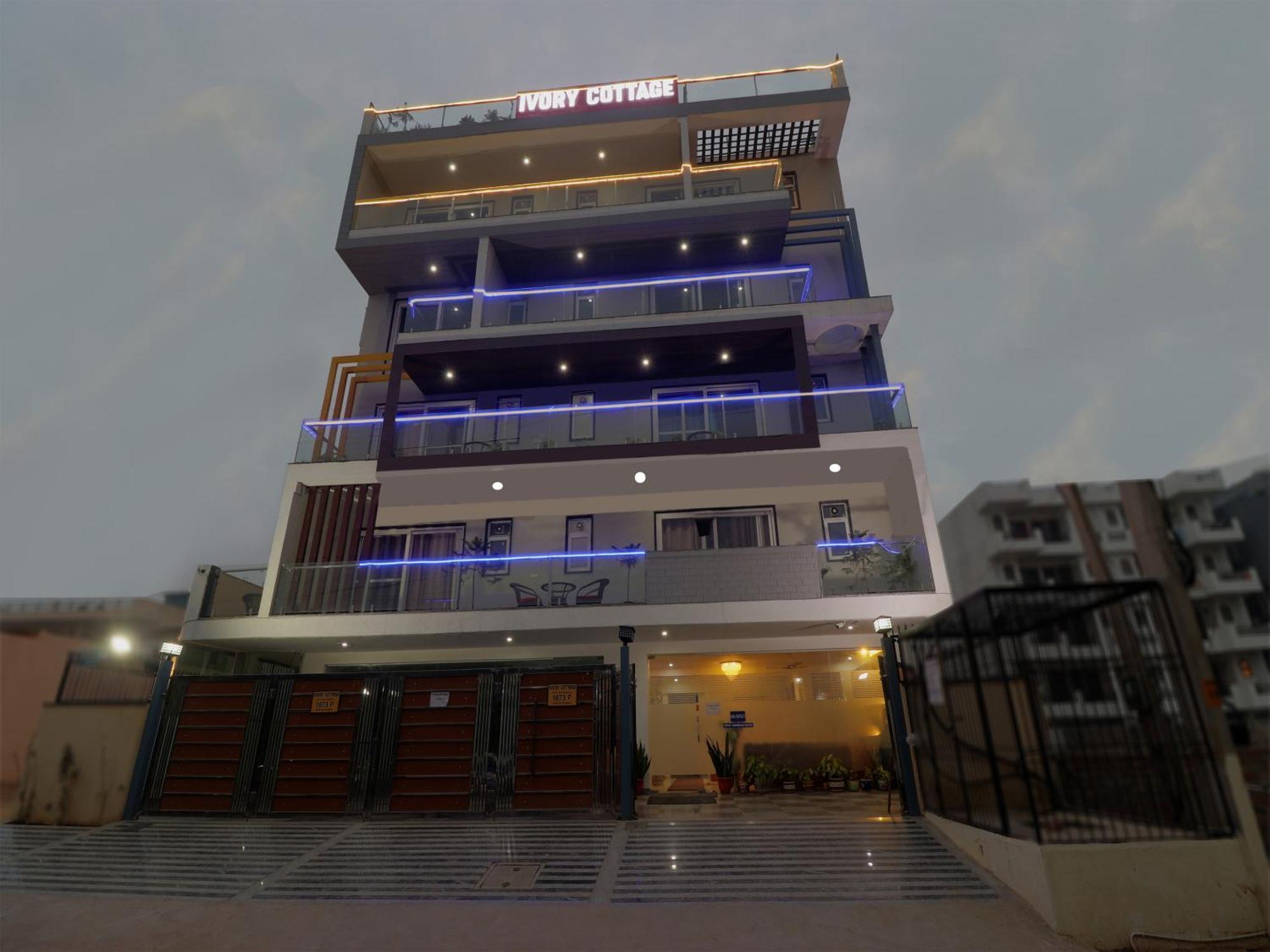 Treebo Rejoice 52 - 3Km From Huda City Metro Station Badshahpur Esterno foto