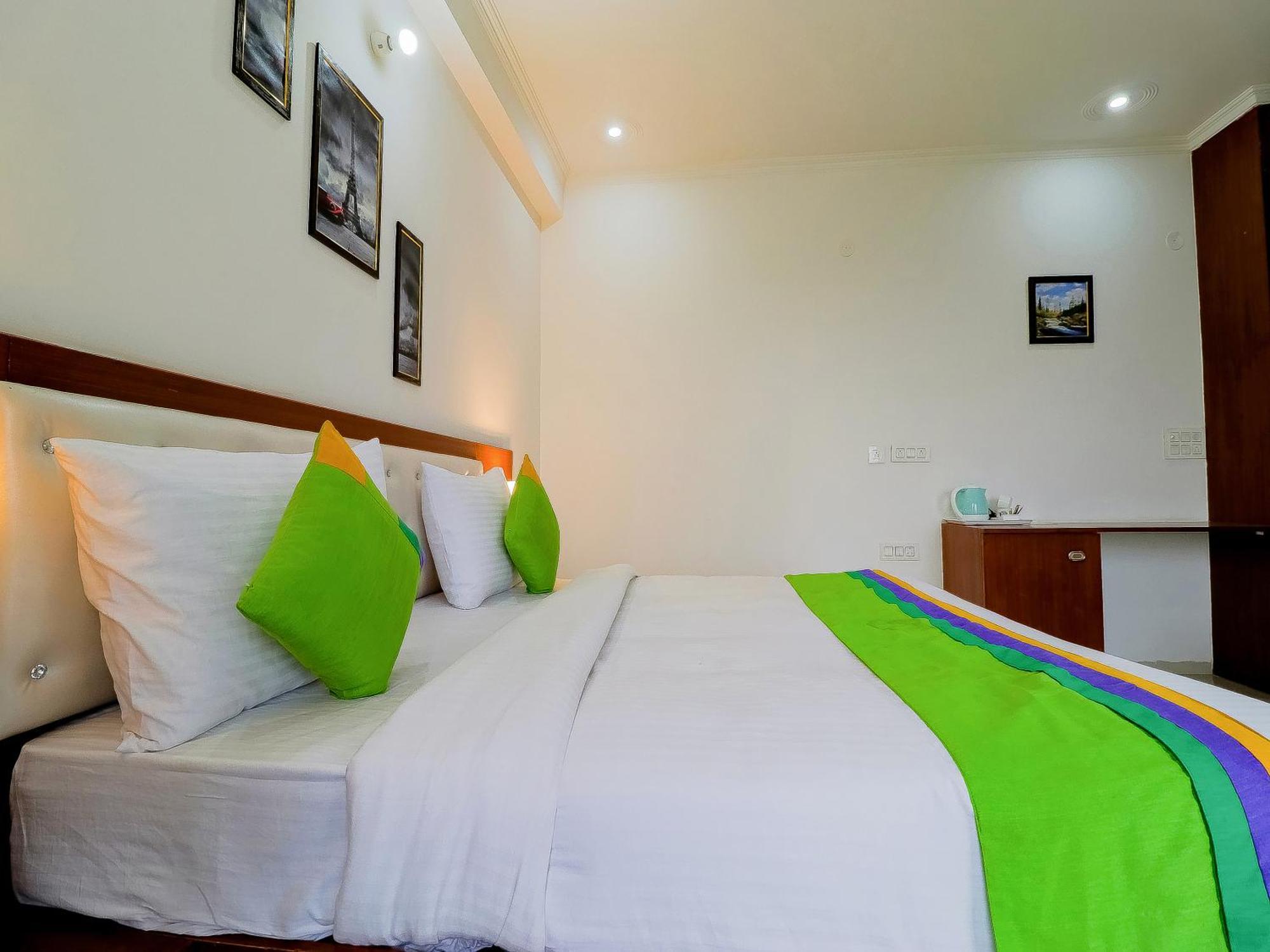 Treebo Rejoice 52 - 3Km From Huda City Metro Station Badshahpur Esterno foto
