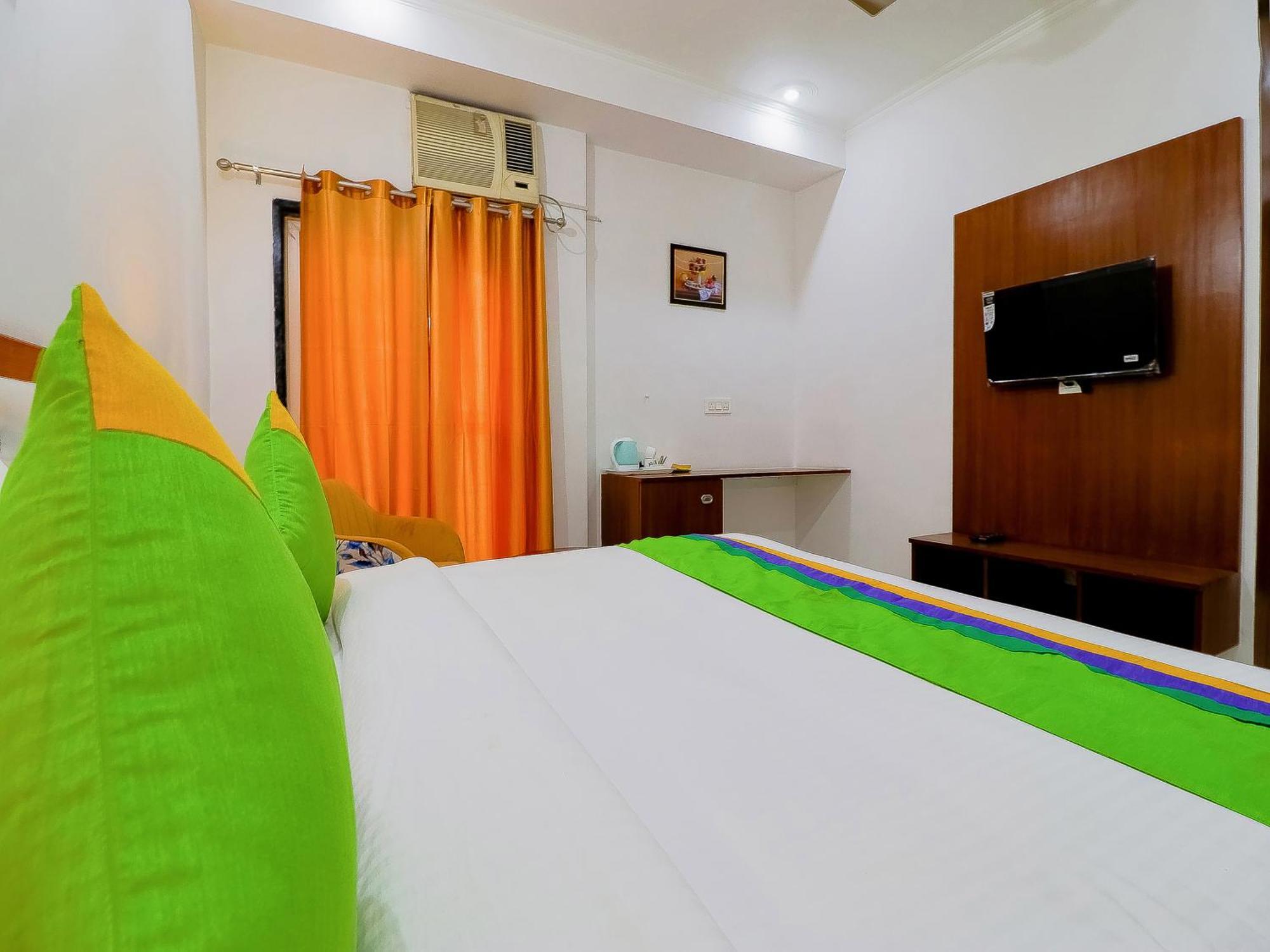 Treebo Rejoice 52 - 3Km From Huda City Metro Station Badshahpur Esterno foto