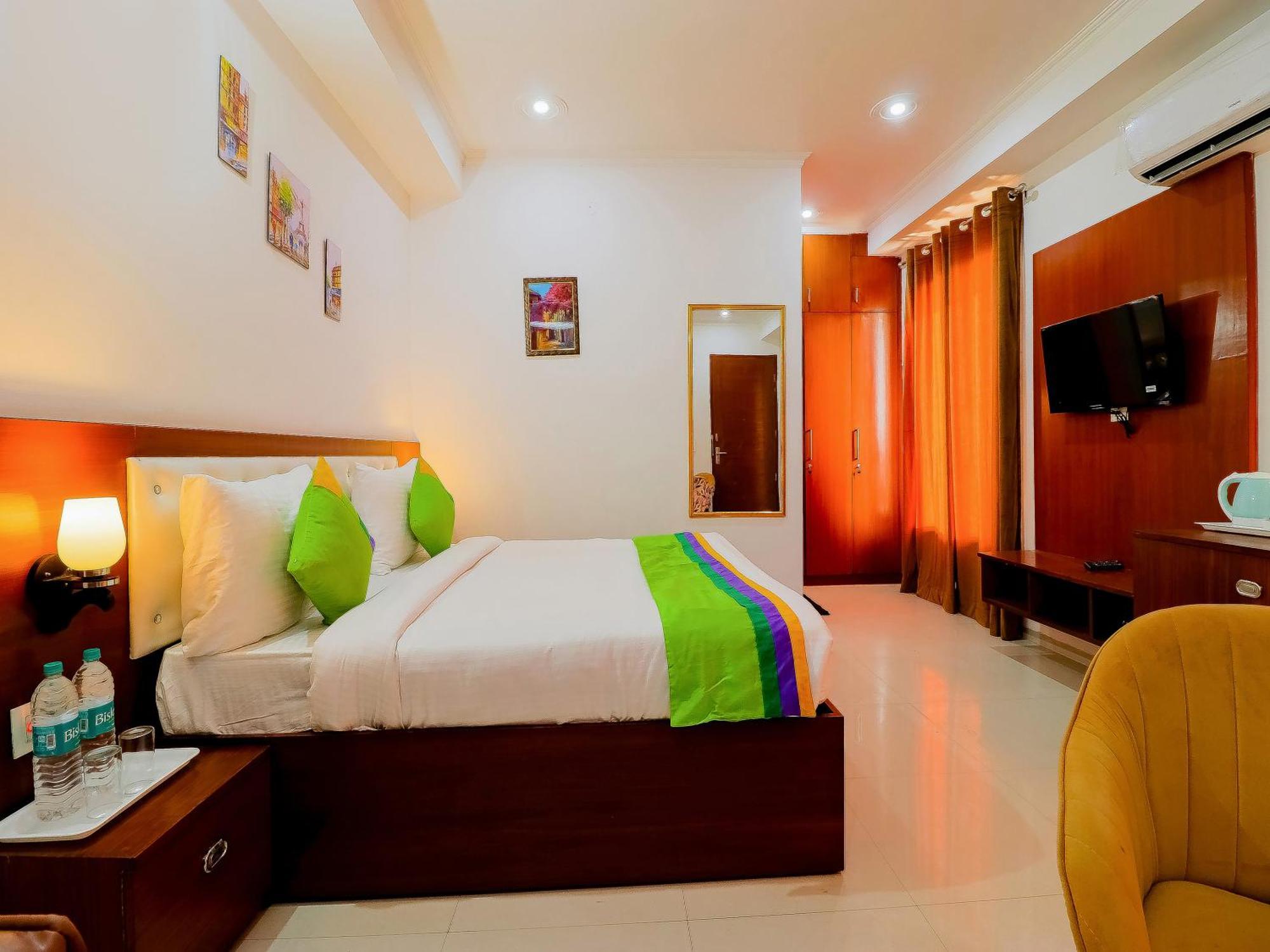Treebo Rejoice 52 - 3Km From Huda City Metro Station Badshahpur Esterno foto