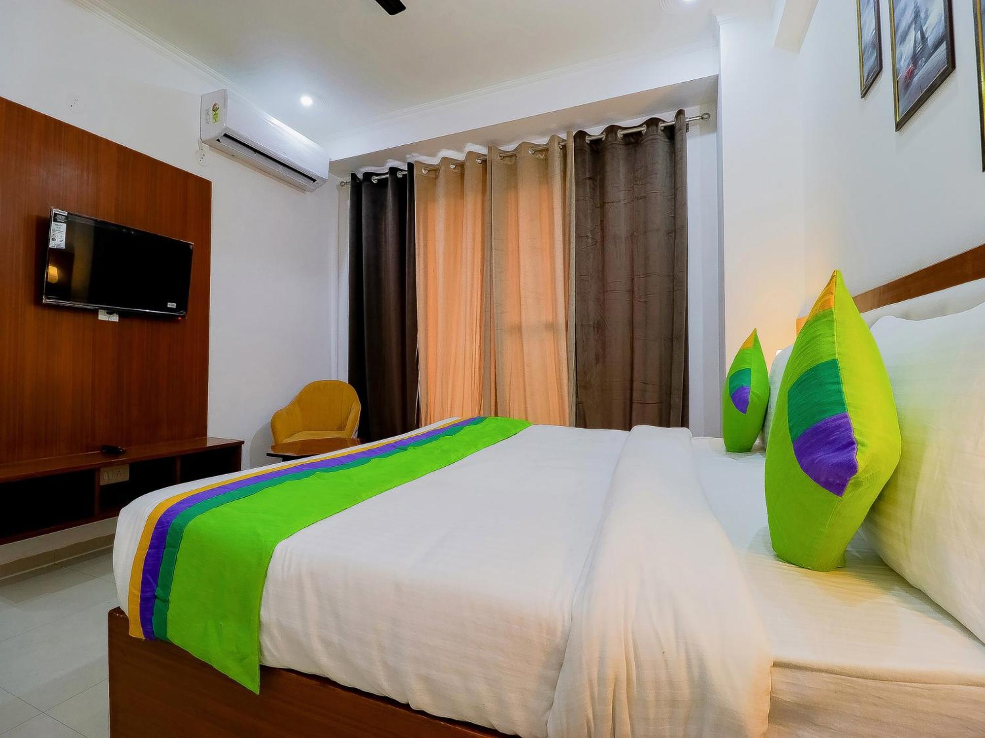 Treebo Rejoice 52 - 3Km From Huda City Metro Station Badshahpur Esterno foto