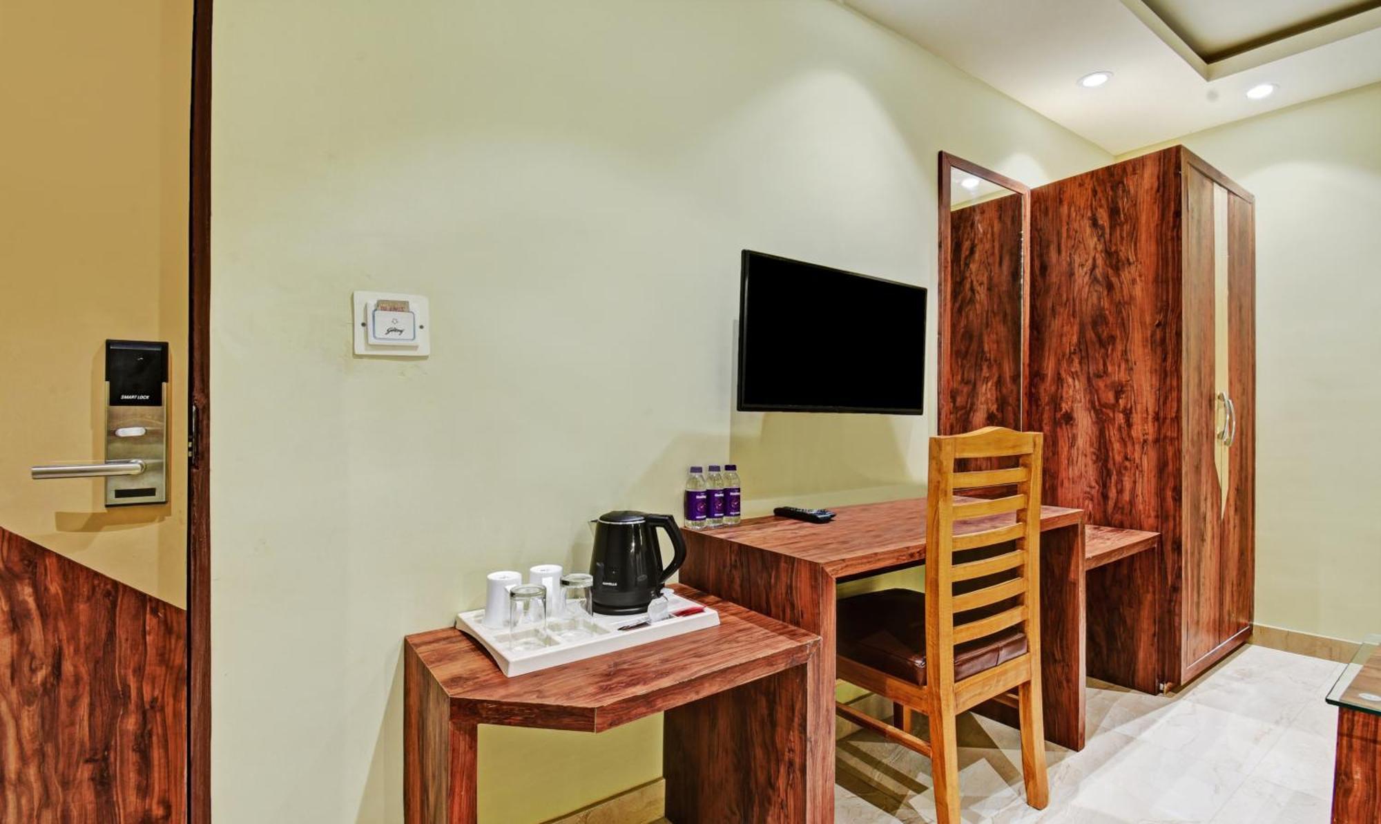 Treebo Rejoice 52 - 3Km From Huda City Metro Station Badshahpur Esterno foto