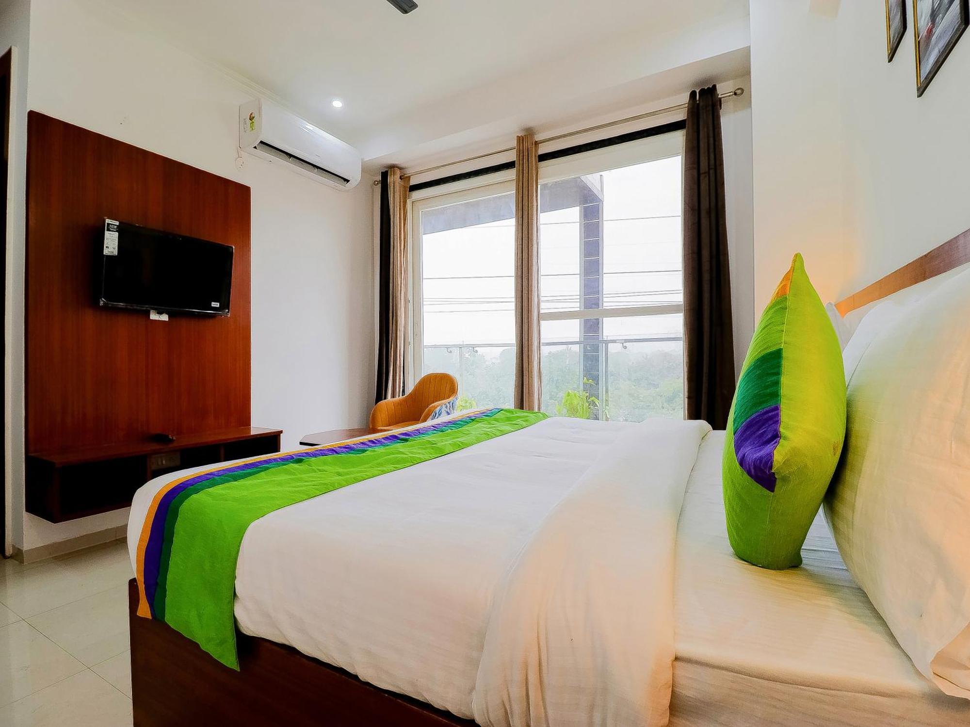 Treebo Rejoice 52 - 3Km From Huda City Metro Station Badshahpur Esterno foto