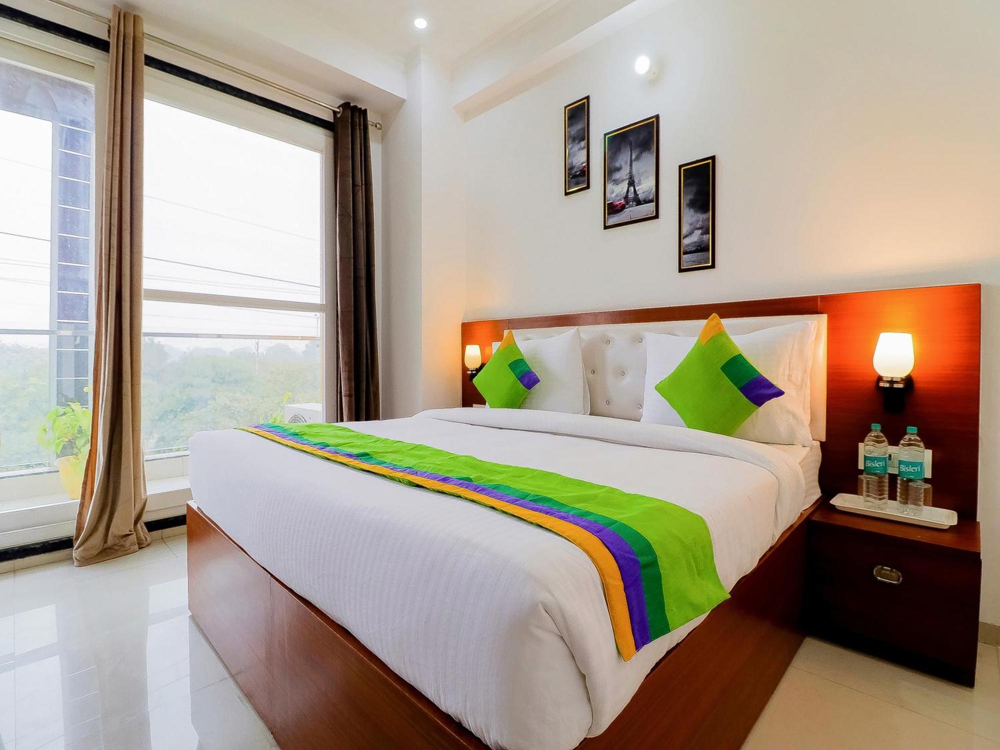 Treebo Rejoice 52 - 3Km From Huda City Metro Station Badshahpur Esterno foto